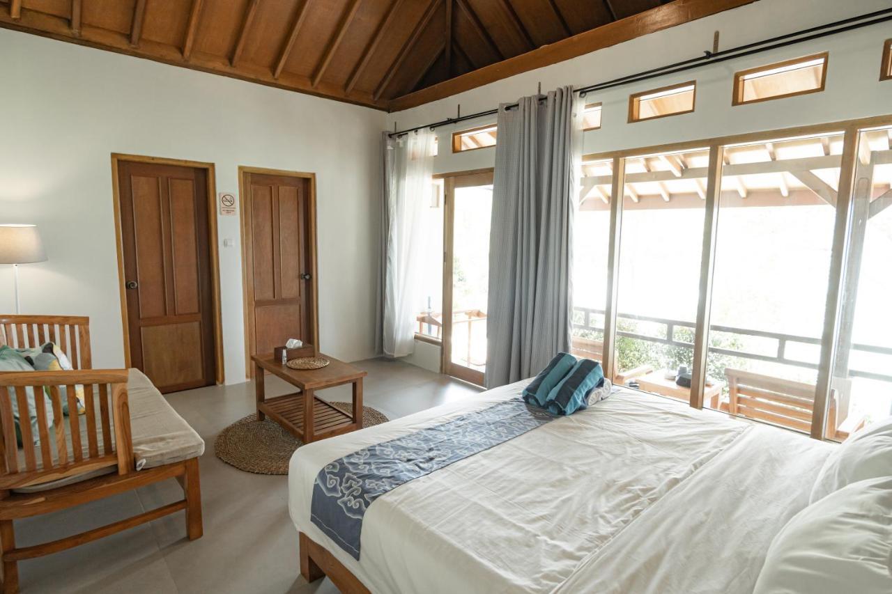 Legon Waru Cottage Karimunjawa Room photo